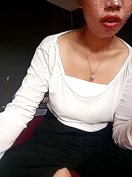 Snapshot of sulove_xx chatting on 04.19.26 sulove xx online show from 04.19.26