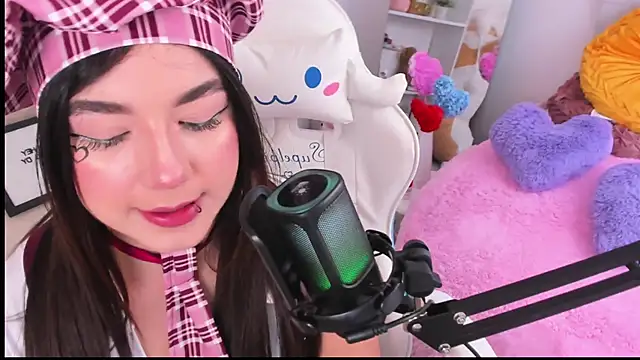 Snapshot of dolce_antonellaa chatting on 02.21.26 dolce antonellaa online show from 02.21.26