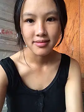 Snapshot of May_nhi chatting on 09.13.25 May nhi online show from 09.13.25