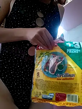 Snapshot of MoonBlueSex chatting on 10.06.25 MoonBlueSex online show from 10.06.25