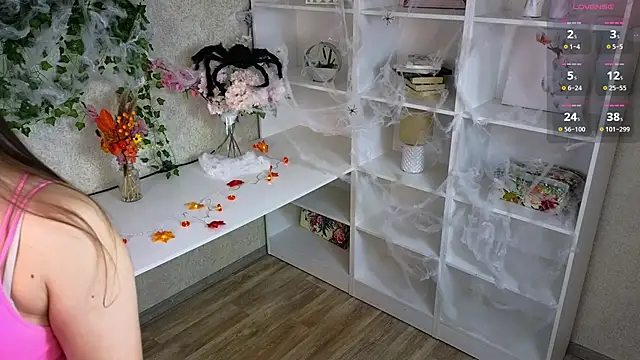 TraciMyntti online show from 10.17.25