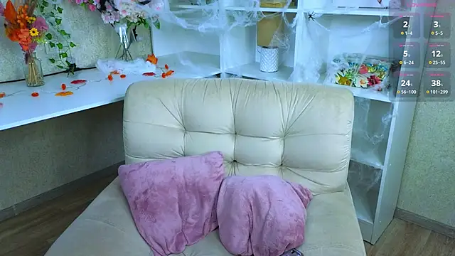 TraciMyntti online show from 10.24.25