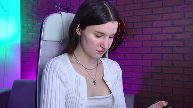 AgataWillis online show from 12.19.25