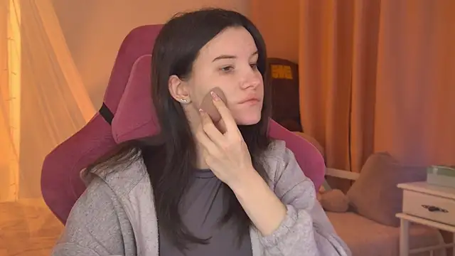 Snapshot of AgataWillis chatting on 04.27.26 AgataWillis online show from 04.27.26