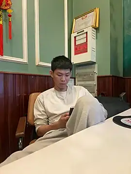 linh21107 online show from 04.10.26