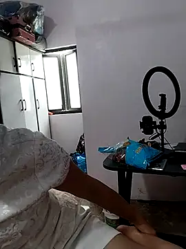 linda bae00 online show from 10.15.25