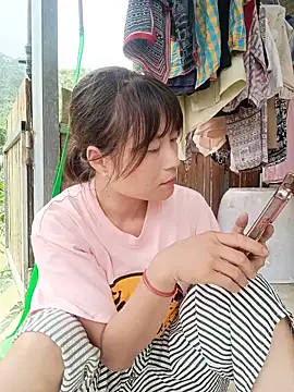 Snapshot of linda_bae00 chatting on 05.18.26 linda bae00 online show from 05.18.26