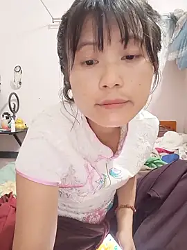 Snapshot of linda_bae00 chatting on 05.25.26 linda bae00 online show from 05.25.26