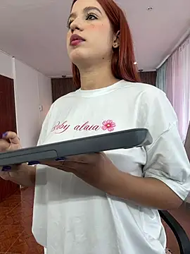 Snapshot of olivia_jass chatting on 05.11.26 olivia jass online show from 05.11.26