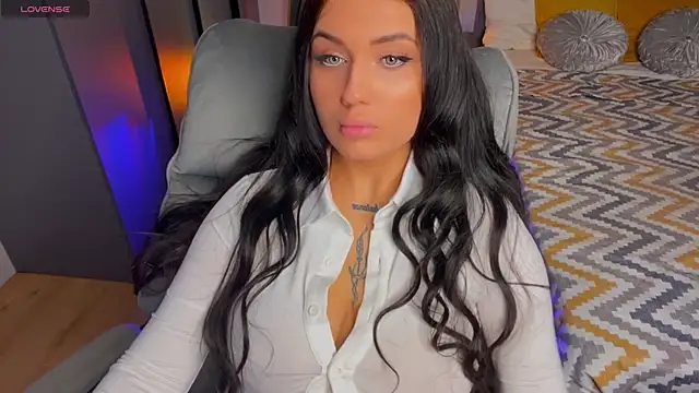 Snapshot of mygoddesshecate chatting on 07.18.26 mygoddesshecate online show from 07.18.26