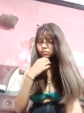 Snapshot of VamikaAngel chatting on 10.04.25 VamikaAngel online show from 10.04.25