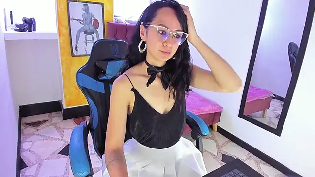 alison moon7 online show from 10.10.25