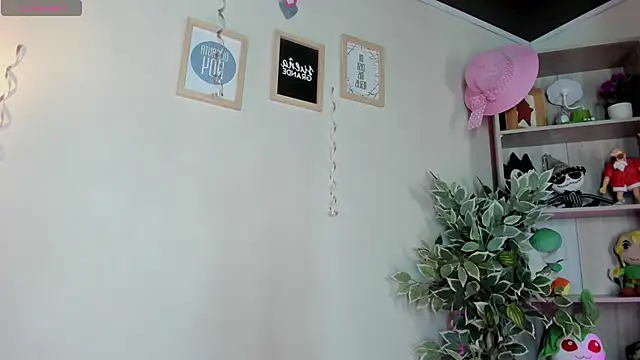 Lana Dreams  online show from 09.18.25