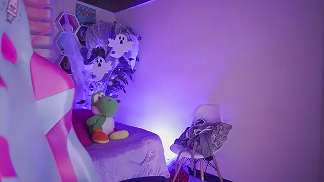 Lana Dreams  online show from 10.24.25