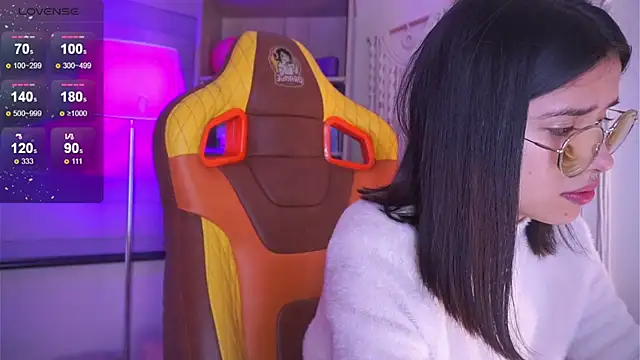 Lana Dreams  online show from 11.29.25