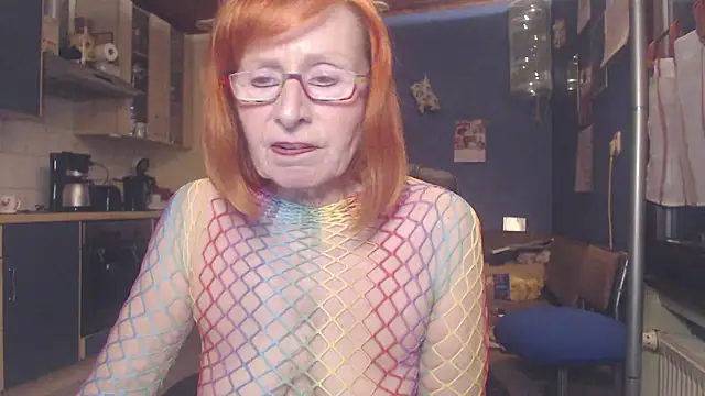 Snapshot of SexySilvie chatting on 02.13.25 SexySilvie online show from 02.13.25
