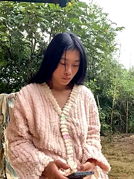 EmLy02 online show from 10.26.25