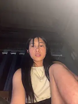 EmLy02 online show from 04.03.26