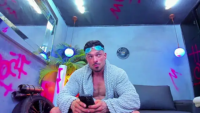 Snapshot of dennis_cox1 chatting on 09.11.25 dennis cox1 online show from 09.11.25