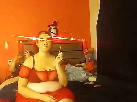 Snapshot of LusciousKandy chatting on 10.11.25 LusciousKandy online show from 10.11.25