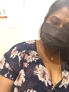 Snapshot of chaitara-reddy chatting on 04.23.26 chaitara-reddy online show from 04.23.26