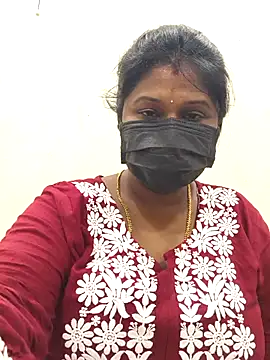 Snapshot of chaitara-reddy chatting on 05.15.26 chaitara-reddy online show from 05.15.26