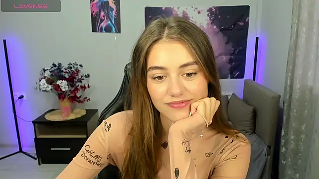 Snapshot of TracySpark chatting on 09.15.25 TracySpark online show from 09.15.25