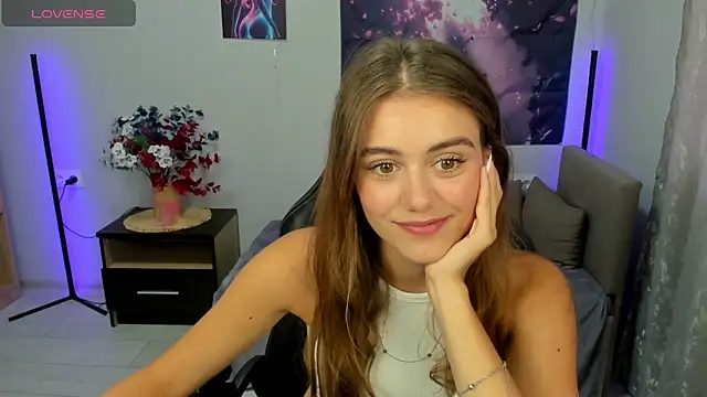 Snapshot of TracySpark chatting on 09.17.25 TracySpark online show from 09.17.25