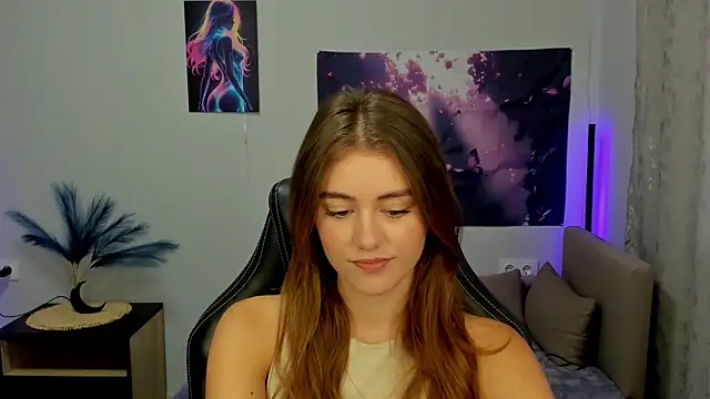 Snapshot of TracySpark chatting on 09.24.25 TracySpark online show from 09.24.25