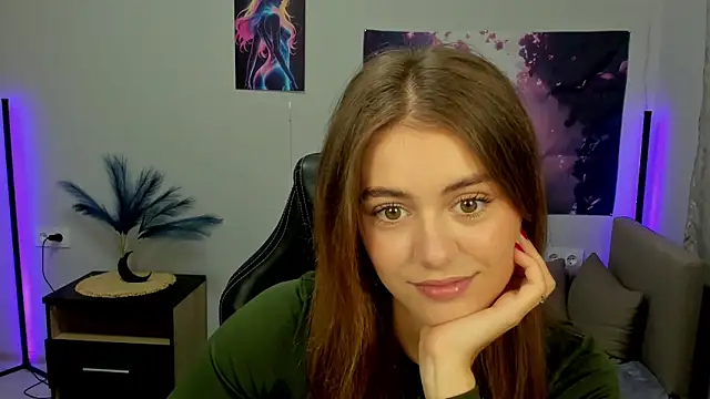 Snapshot of TracySpark chatting on 09.25.25 TracySpark online show from 09.25.25