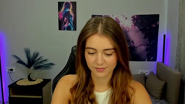 Snapshot of TracySpark chatting on 09.27.25 TracySpark online show from 09.27.25