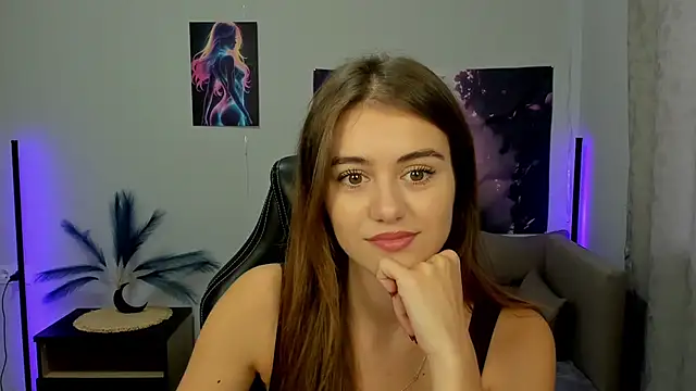 Snapshot of TracySpark chatting on 10.11.25 TracySpark online show from 10.11.25