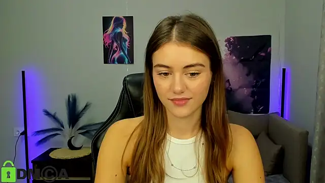 Snapshot of TracySpark chatting on 10.18.25 TracySpark online show from 10.18.25