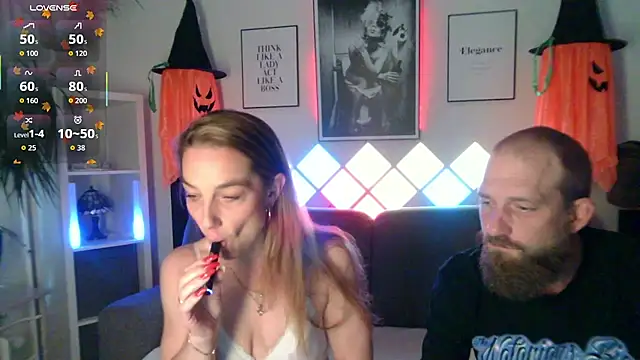 XBellaXundXUweX online show from 10.15.25