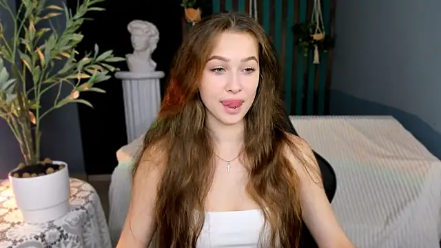 Snapshot of ArielSykes chatting on 07.26.26 ArielSykes online show from 07.26.26