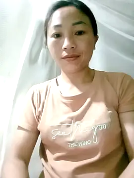 Snapshot of lucybaby00 chatting on 03.30.26 lucybaby00 online show from 03.30.26