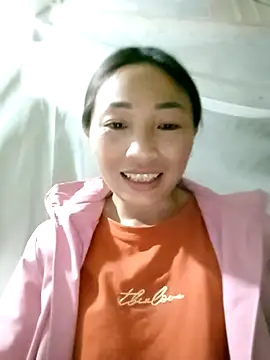 Snapshot of lucybaby00 chatting on 04.01.26 lucybaby00 online show from 04.01.26
