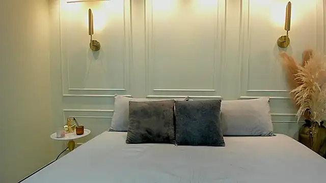 gabysanta  online show from 10.25.25