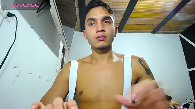 Angel latinboy online show from 03.04.25