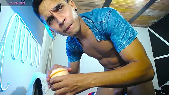 Angel latinboy online show from 03.07.25