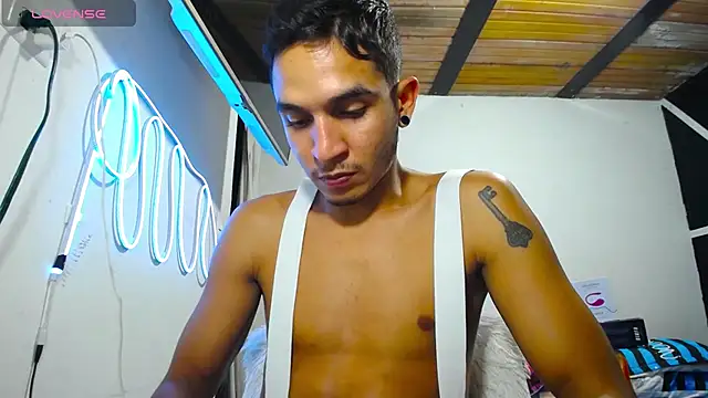 Angel latinboy online show from 03.11.25
