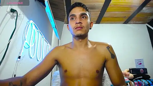 Angel latinboy online show from 03.14.25