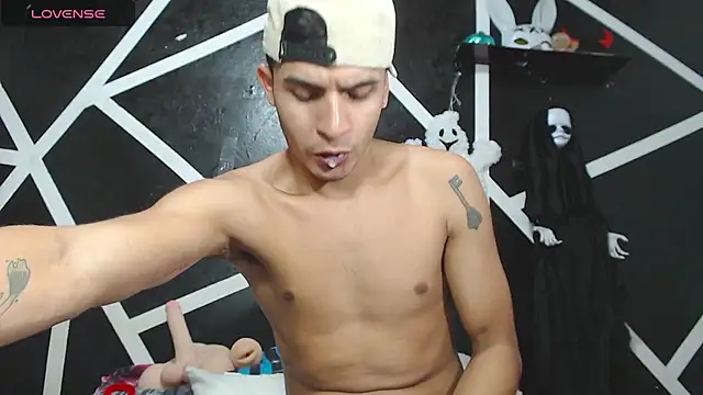 Angel latinboy online show from 10.16.25