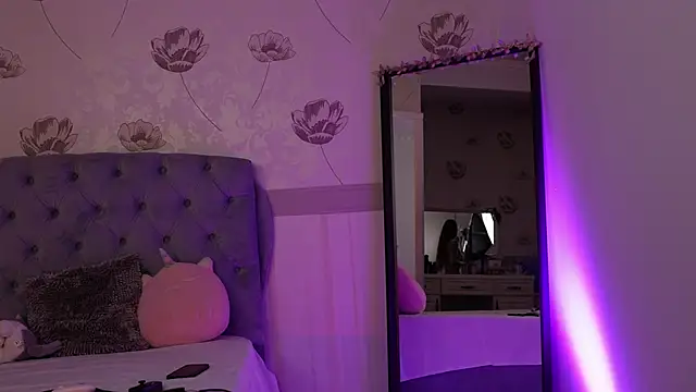 Anya Sky online show from 12.19.25