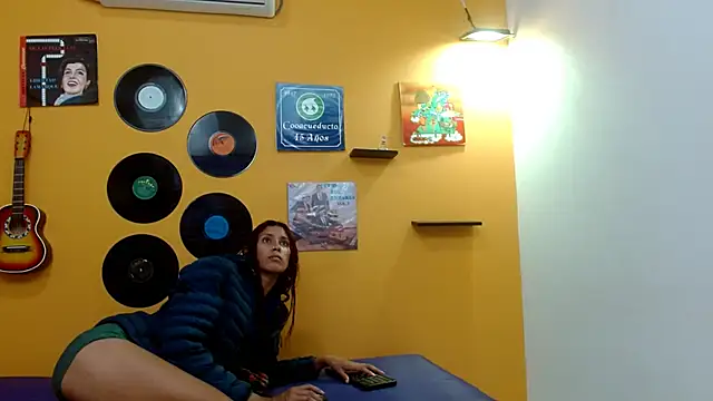 skinnyverus18 online show from 09.15.25