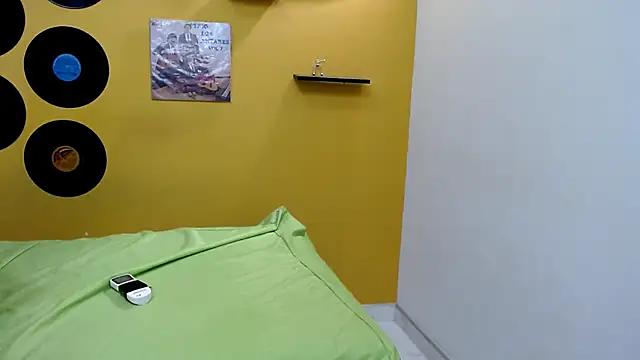 skinnyverus18 online show from 02.26.26