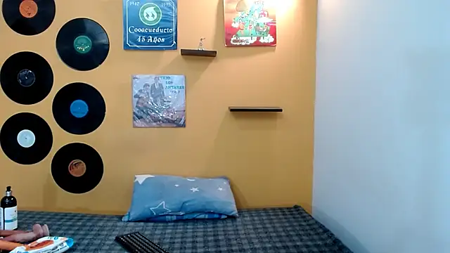 skinnyverus18 online show from 03.21.26