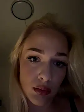 DaryaDoll online show from 12.17.25