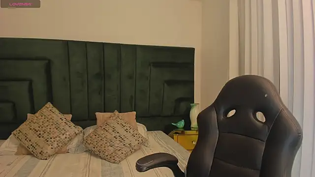 SaraWagner  online show from 10.24.25