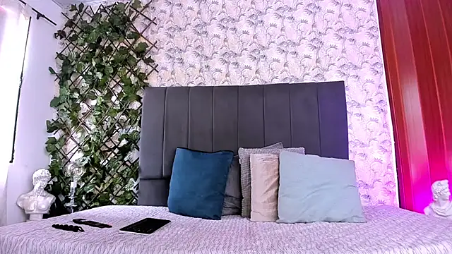 Snapshot of window_to_wonderland1 chatting on 09.18.25 window to wonderland1 online show from 09.18.25